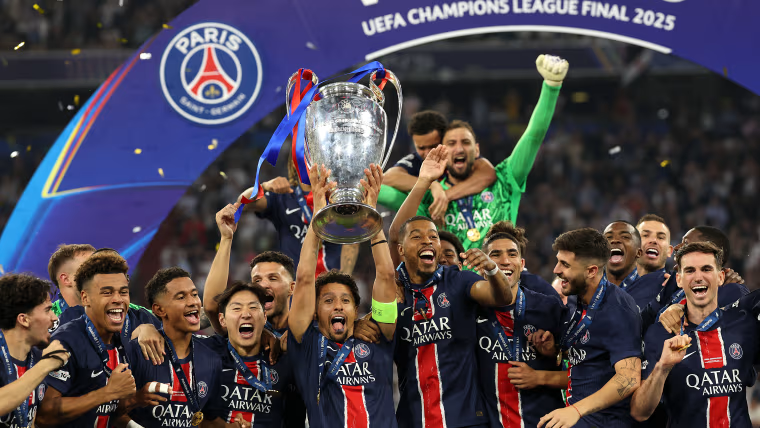 Récapitulatif PSG Ligues Des Champions : équipe français célébrant leur réussite